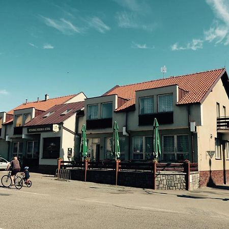 Penzion A Restaurace U Jezirka Hrimezdice Buitenkant foto